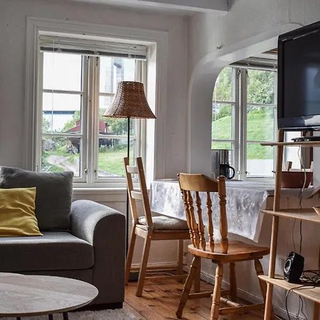 2 Bedroom Front In Vallavik Kaland