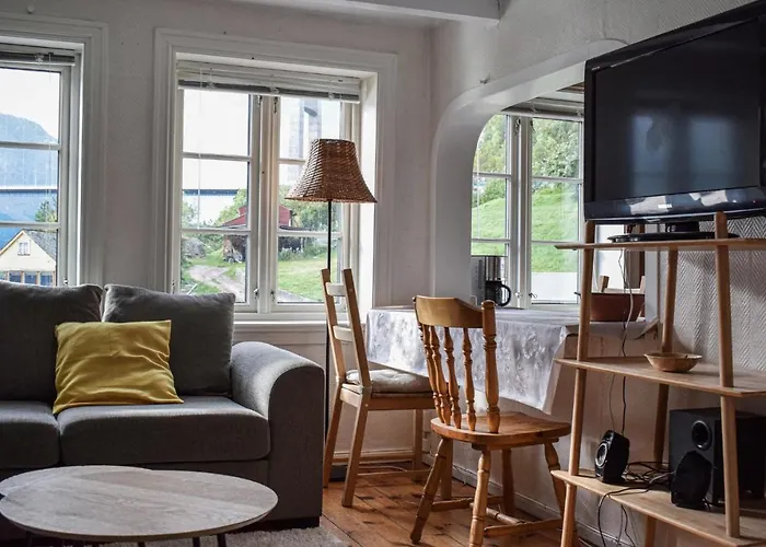 2 Bedroom Cozy In Vallavik Kaland